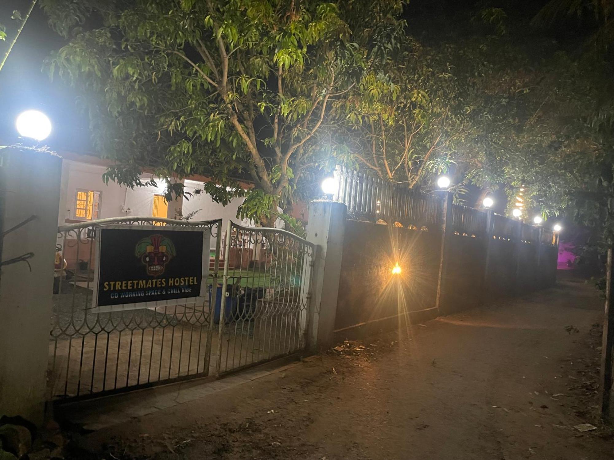 Streetmates Hostel Anjuna Exterior photo